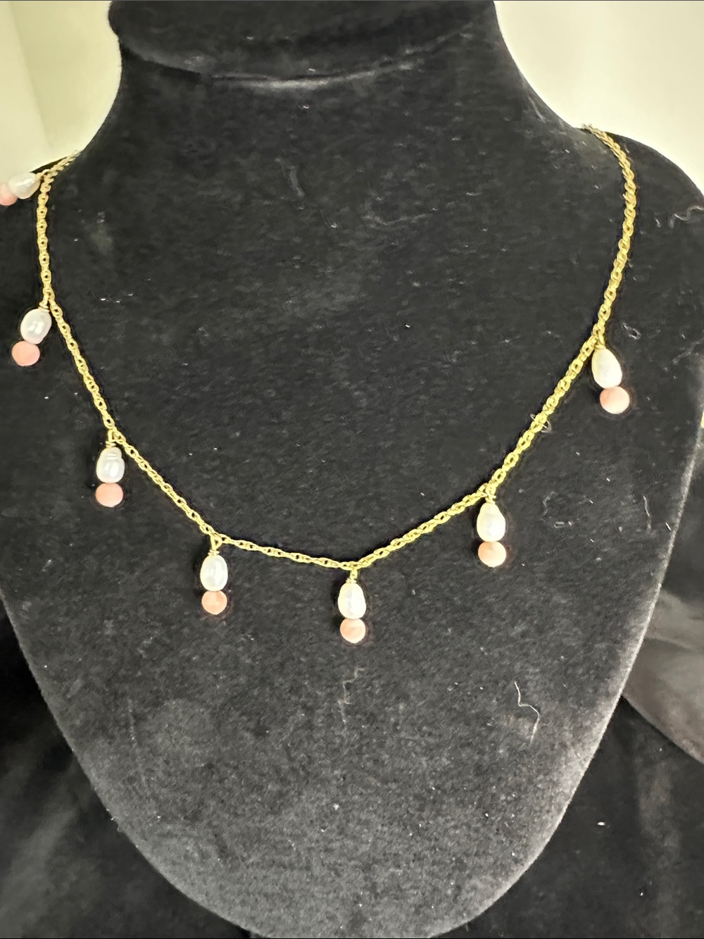 Gold-Tone Necklace with White Teardrop Pearls and Pink Accent Beads